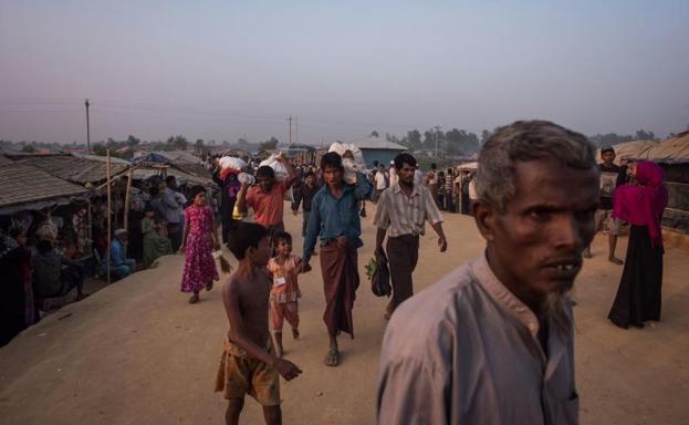 Bangladesh convertirá una isla en hogar temporal para 100.000 refugiados rohingya