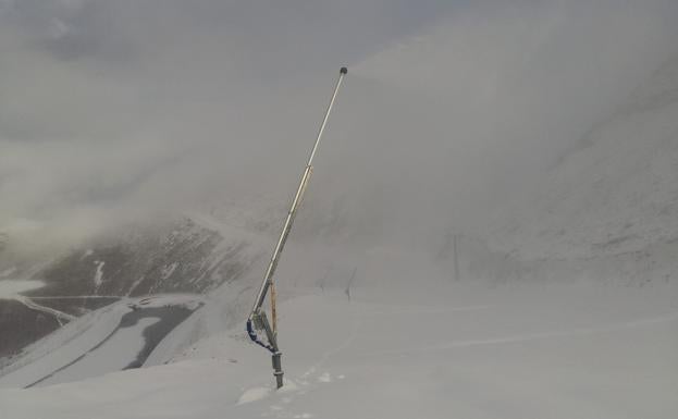 A la espera de más nieve... Valdezcaray la fabrica