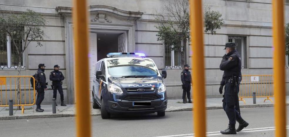 Los exconsejeros presos prometen al juez secundar el «diálogo y la negociación»