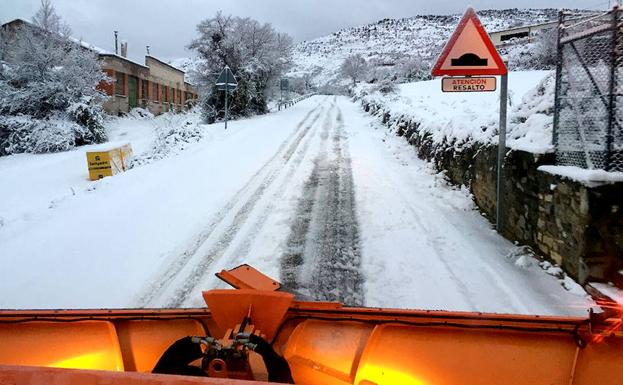 Cuatro puertos de la red secundaria cerrados y uno con cadenas por la nieve