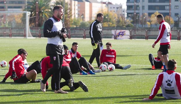 La UD Logroñés no puede permitirse perder con el Racing