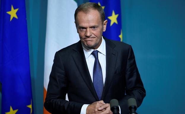 Tusk considera que las negociaciones del 'Brexit' «se acercan» a un acuerdo