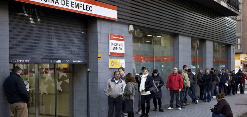 La estacionalidad del sector servicios eleva el paro en 7.255 personas en noviembre