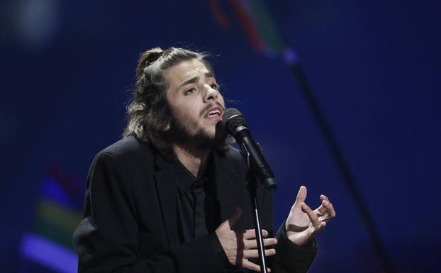 Salvador Sobral recibe un trasplante de corazón y evoluciona «muy bien»