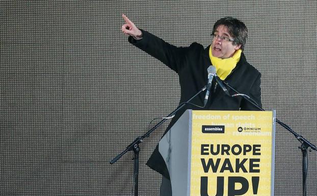 Puigdemont niega la tercera vía y asegura: «El Estado no quiere ser reformado»