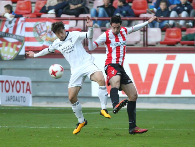 Ramiro y Salvador, bajas para el partido ante el Izarra
