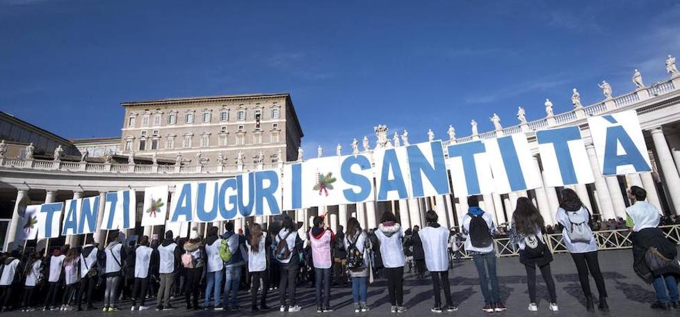 Pizza y tarta para celebrar los 81 años del papa Francisco