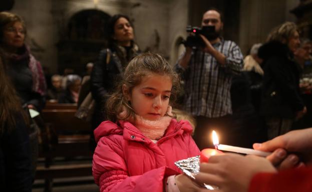 La luz de Belén ilumina Santiago