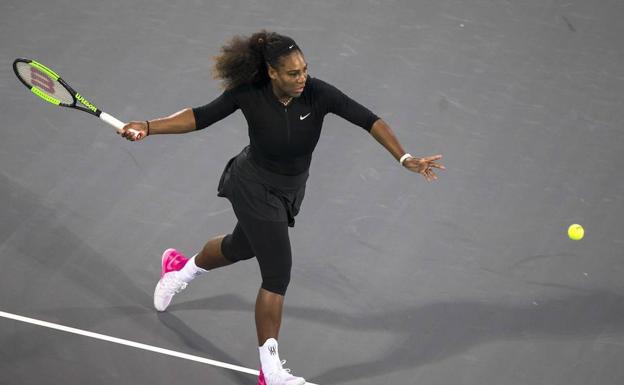 Serena Williams pierde en Abu Dabi en su regreso tras su maternidad