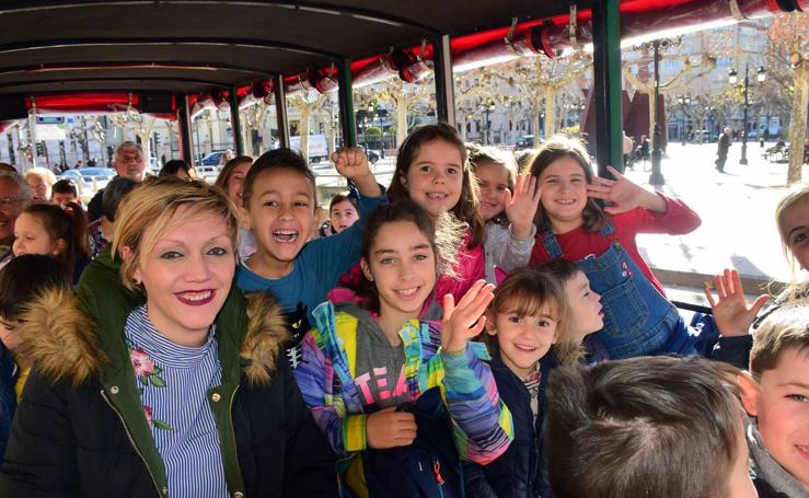 Disfrutando del tren turístico de Logroño