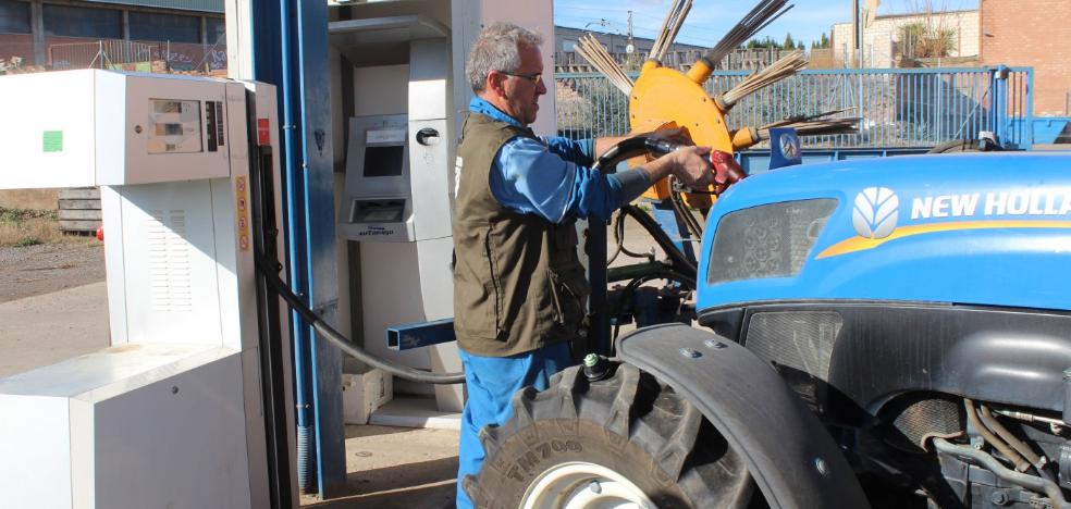 Malestar entre los agricultores por la limitación del repostaje en las cooperativas a 75 litros