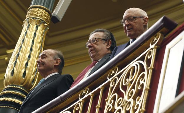 Los 'padres' de la Constitución dudan de la oportunidad de una reforma