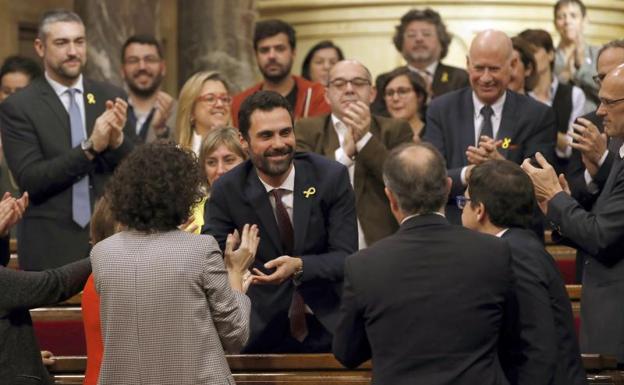 El secesionismo supera el primer asalto de su desafío para investir a Puigdemont