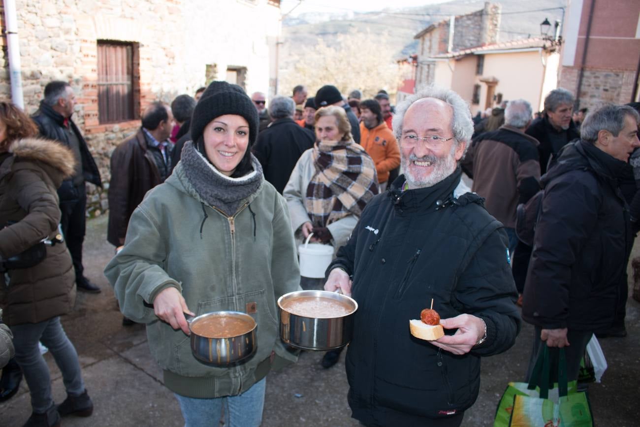 Ojacastro reparte habas por San Antón