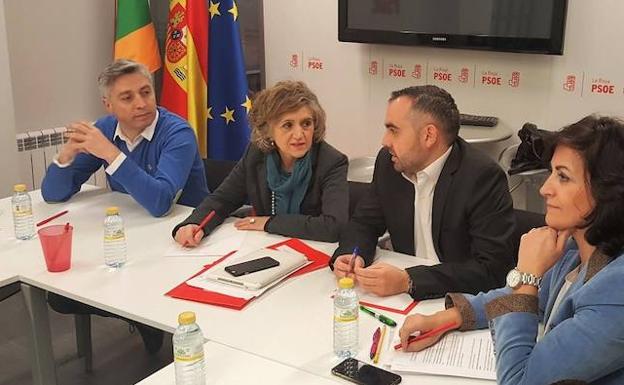 Luisa Carcedo, del PSOE, lamenta la «progresiva mercantilización y privatización» de sanidad