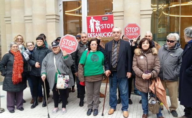 Al borde del desahucio por una derrama