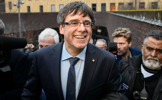 Puigdemont negocia pronunciar su discurso de investidura desde el Parlamento flamenco