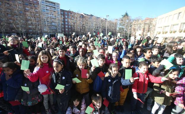 Mil escolares celebran el Día de la Paz y la No Violencia con el lema Convive Logroño