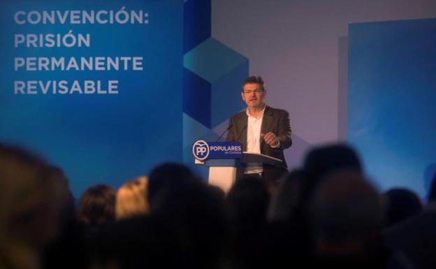 Catalá avanza el proyecto de ley que aumentará delitos con prisión permanente revisable