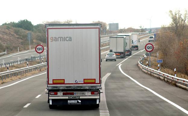 Podemos pide construir nueve accesos en la AP-68 en La Rioja