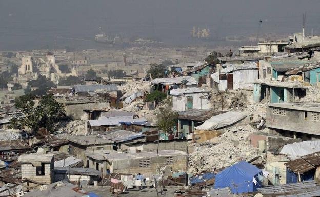 El director de Oxfam en Haití contrató prostitutas con fondos de la ONG tras el terremoto de 2010