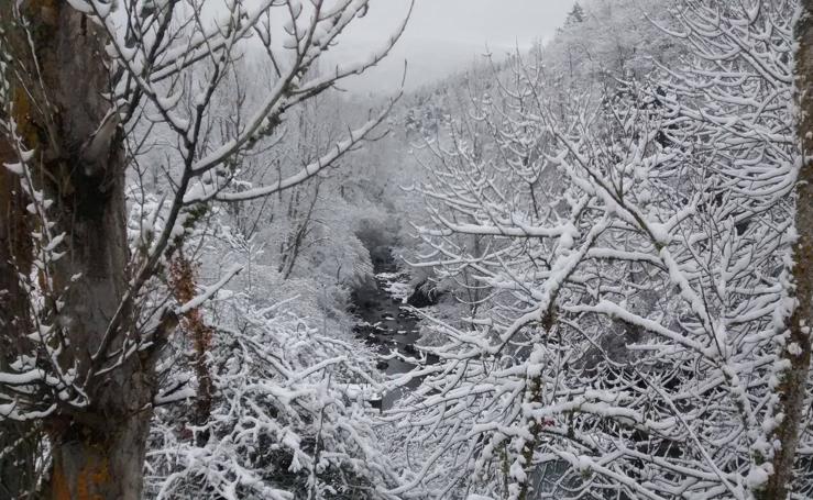 La nieve y el hielo cubren La Rioja