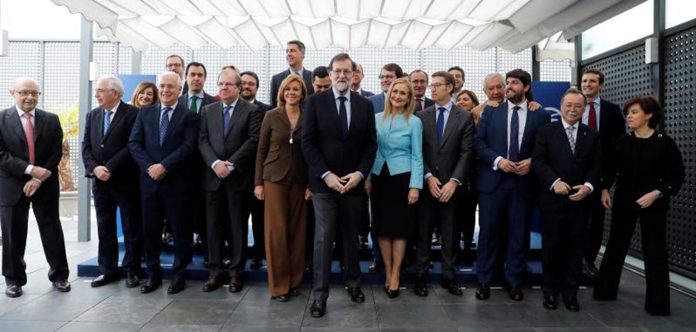 El Gobierno se compromete con los barones del PP: no habrá quita deuda a las comunidades