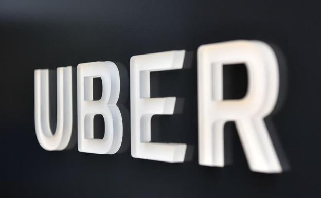 La patronal Fedetaxi denuncia a Uber y Cabify por presunto fraude a la legislación social