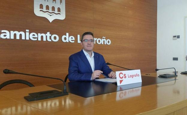 Cs acusa al Ayuntamiento de «mentir» para prorrogar el contrato de limpieza