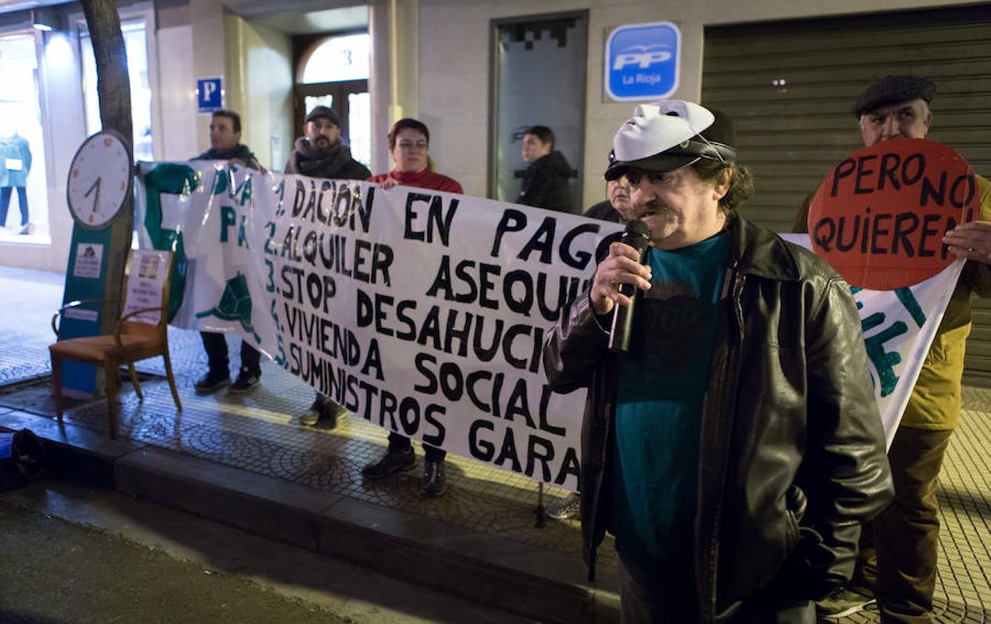 Protestas en las puertas de la sede del PP