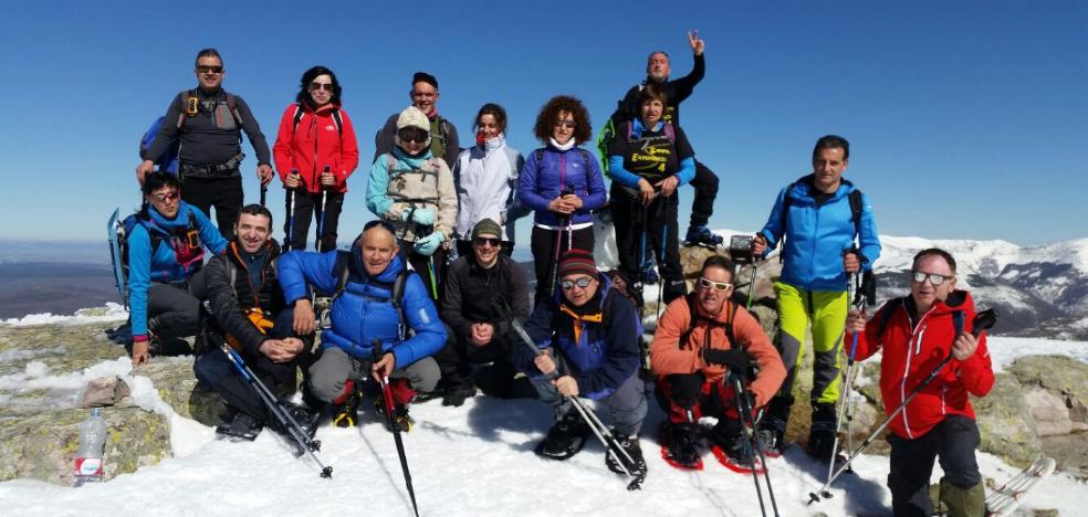 Salida con raquetas de nieve del club Sampol