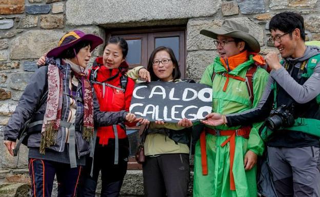 La escritora coreana Kim Nam Hee, galardonada con el V Premio Aymeric Picaud