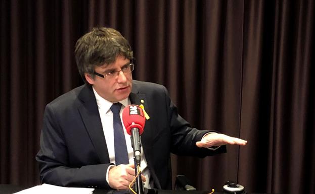 Puigdemont convoca para el miércoles una reunión de los diputados de JxCat en Bélgica