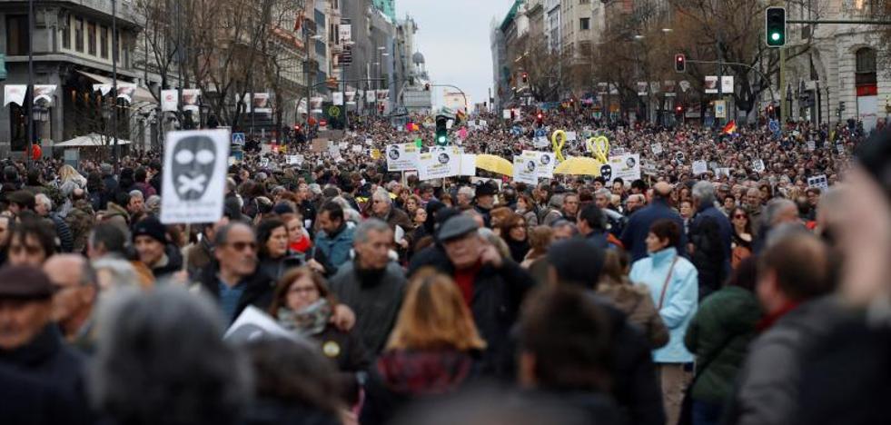 Miles de pensionistas toman Madrid y reclaman al Gobierno una prestación «digna»