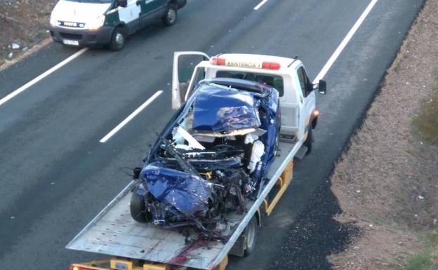 Fallece un conductor tras chocar su coche con un camión en Valverde