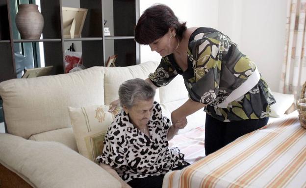 El PSOE exige que los dependientes riojanos puedan ejercer sus derechos