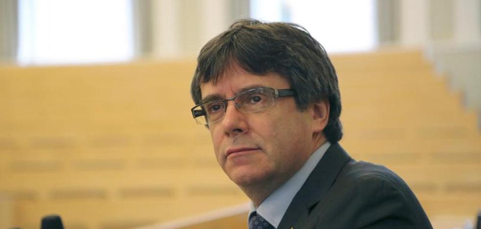 Los tres detenidos que acompañaron a Puigdemont ya han sido puestos en libertad