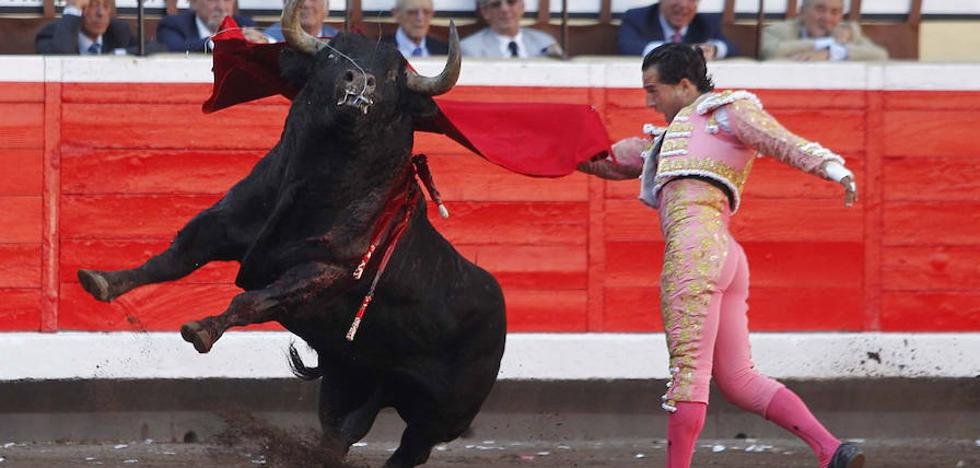 Fandiño, fenómeno en el ruedo y en la librería