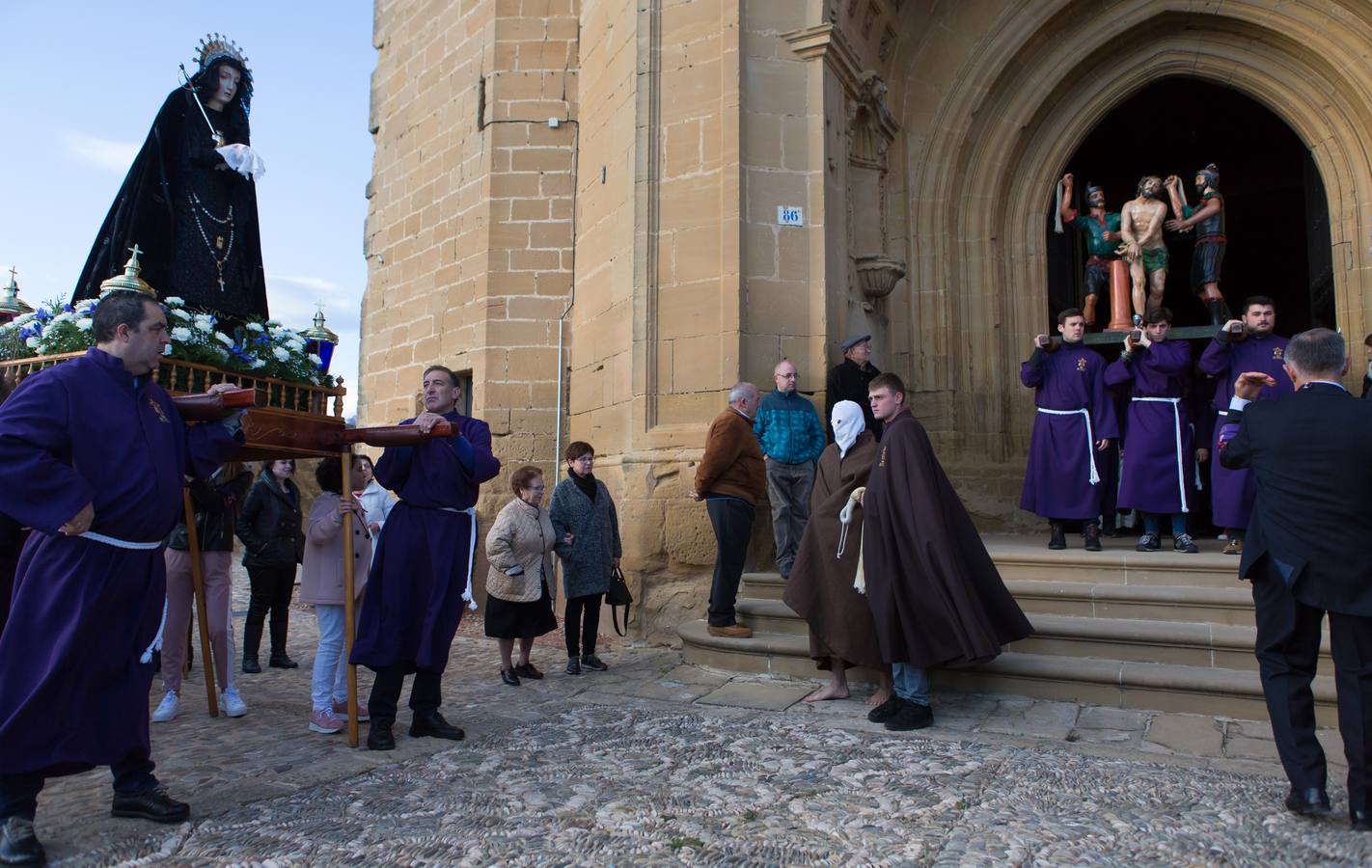 Los picaos cumplen con la tradición en San Vicente de la Sonsierra