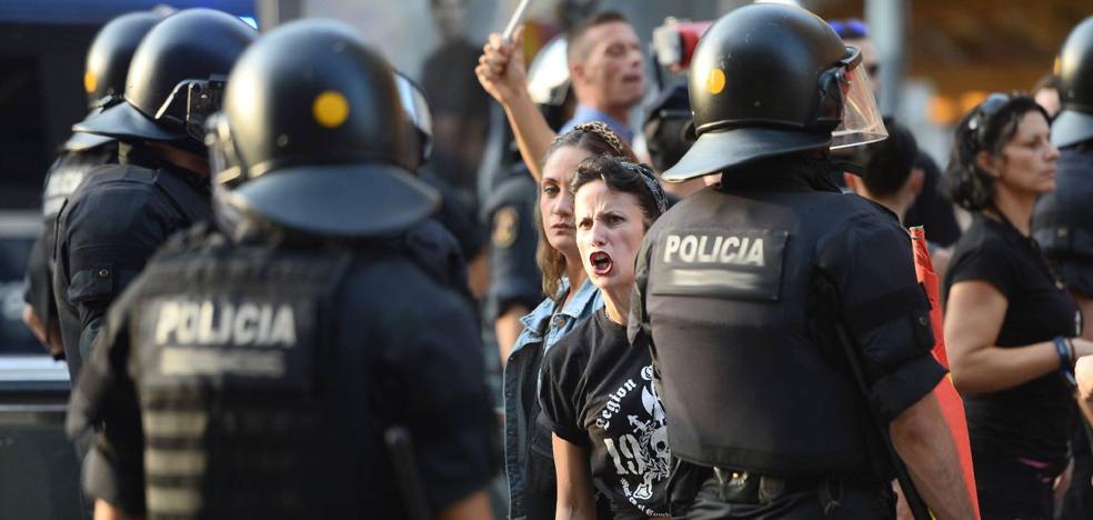 'Ley Mordaza' en acción en La Rioja: dos denuncias a la semana por falta de respeto a la Policía