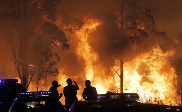 El fiscal concluye que la ola de incendios que asoló Galicia en octubre fue intencionada