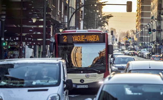 Hoy, cambios en los itinerarios de los autobuses