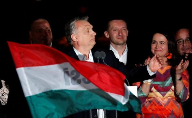 Orban logra su tercer mandato consecutivo en Hungría