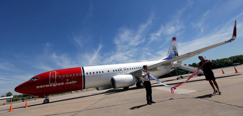 El interés de IAG dispara a Norwegian un 47% y encarece su compra hasta 1.000 millones