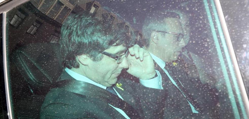 El Supremo avala el procesamiento de Puigdemont y critica a la justicia alemana