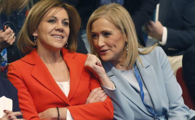 Cifuentes reconoce el apoyo de Cospedal en su carta de renuncia al PP de Madrid