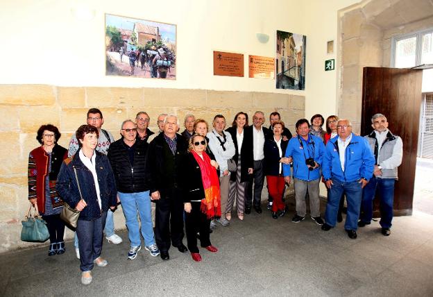 Asistentes a la celebración del 25 aniversario del Albergue de Peregrinos de Logroño. 