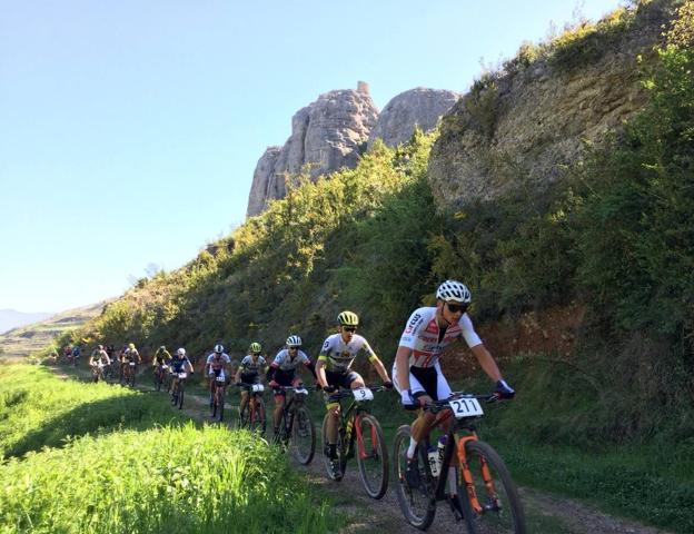 Los favoritos cumplen en La Rioja Bike Race