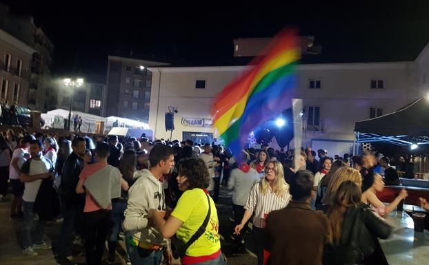 El PSOE asegura que la alcaldesa de Alfaro intentó prohibir una fiesta LGTBI+