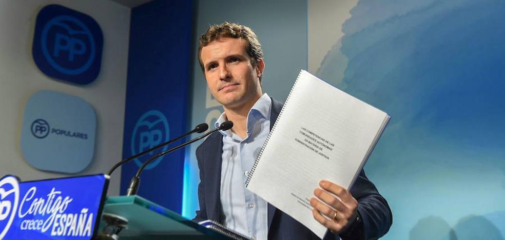 Casado estalla contra las «calumnias» y niega un trato de favor en la carrera